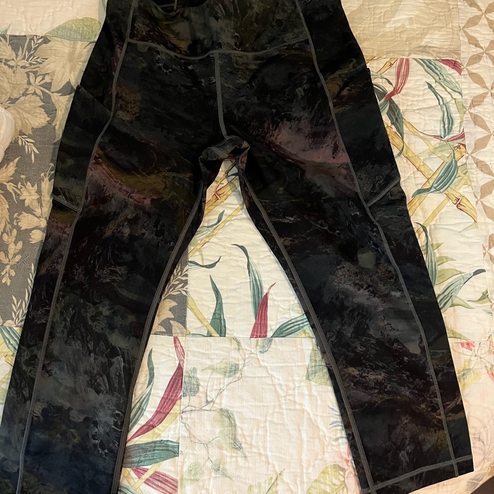Lulelemon Black Marble Leggings